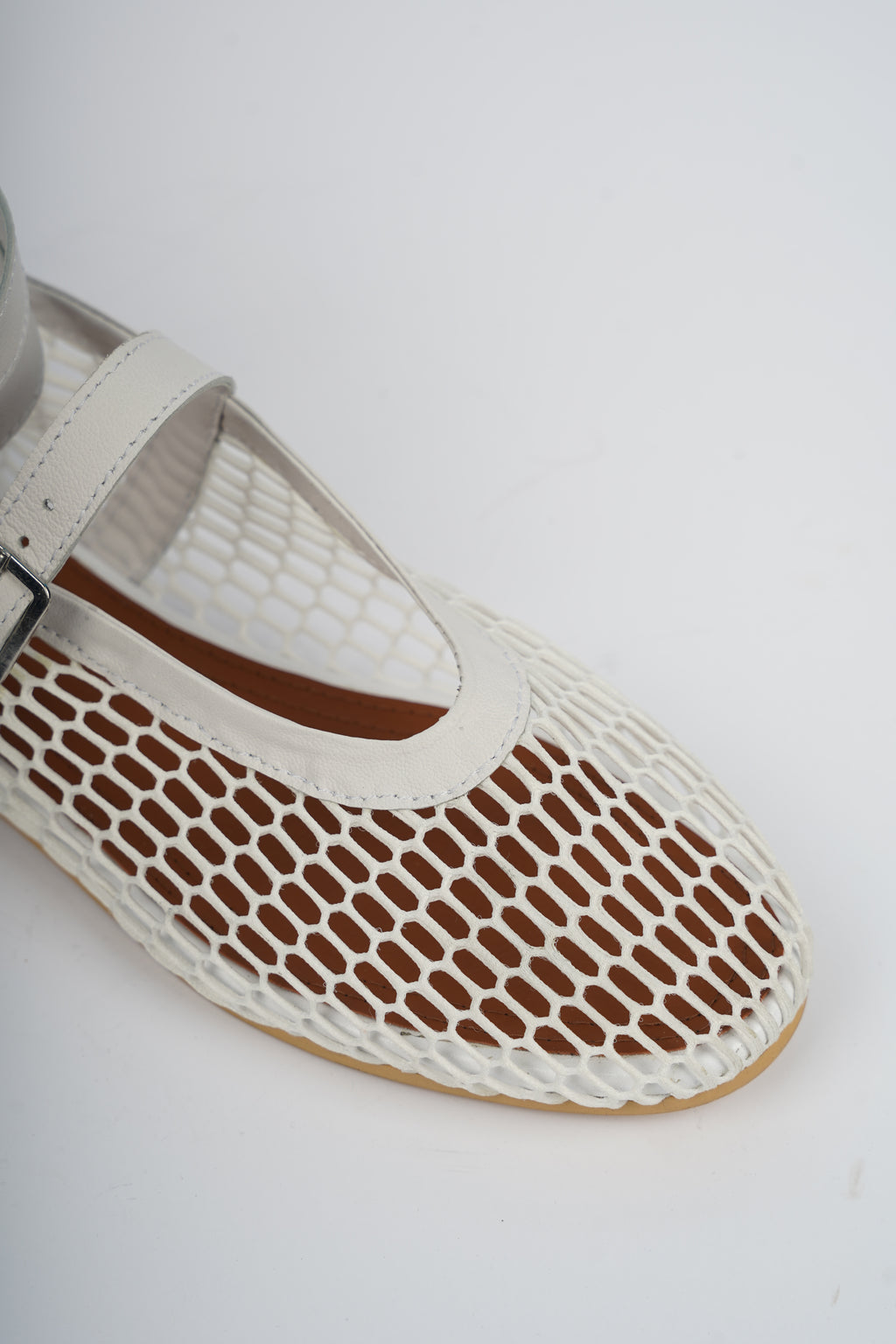 IVORY FLATS IN FISHNET